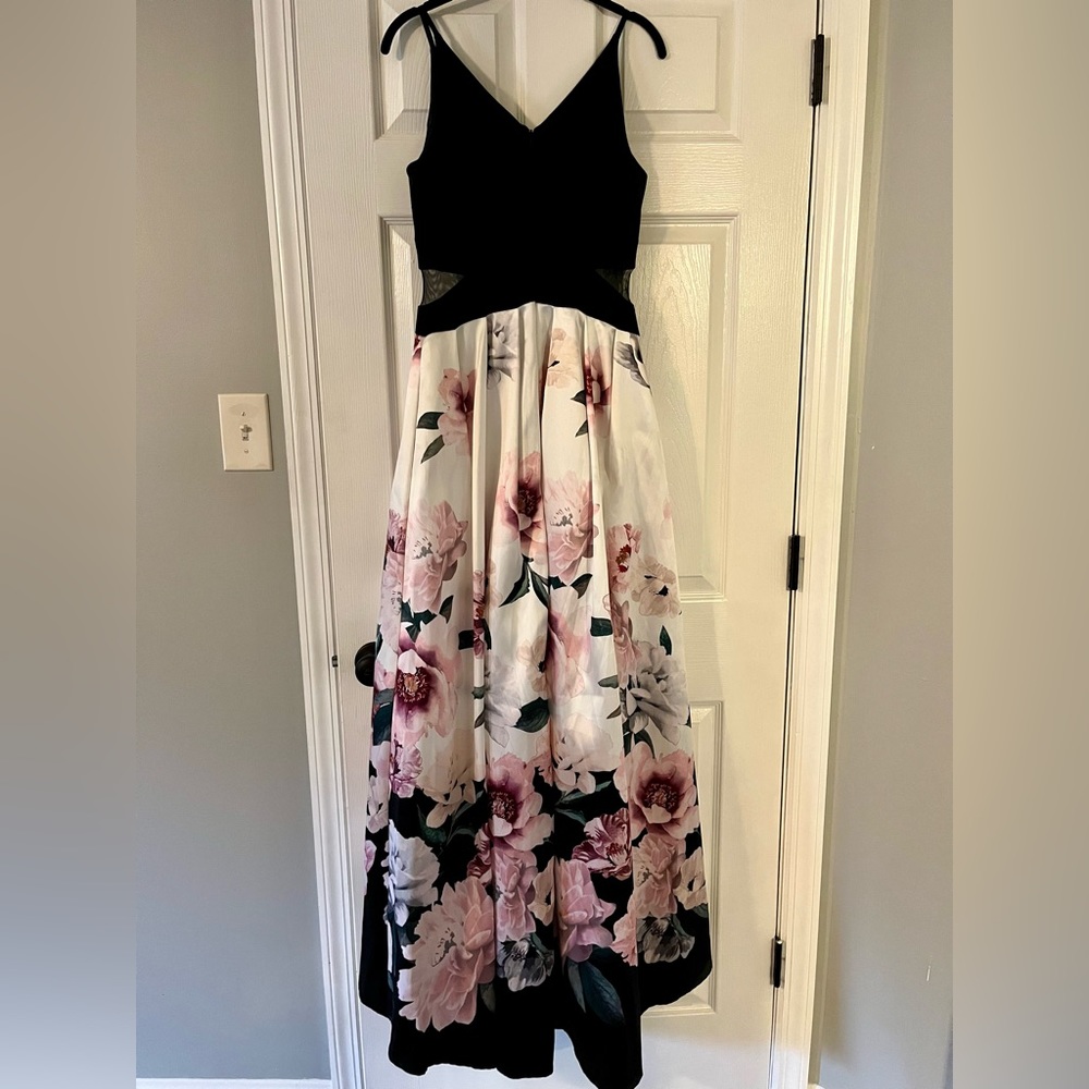 XSCAPE Formal Prom Floor Length Dress/ Gown - Picture 3 of 8